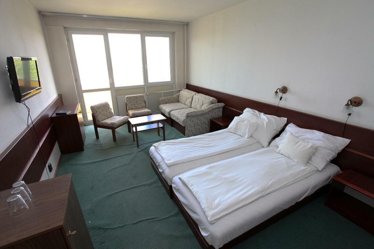 Aranypart Hotel Siófok Eksteriør bilde