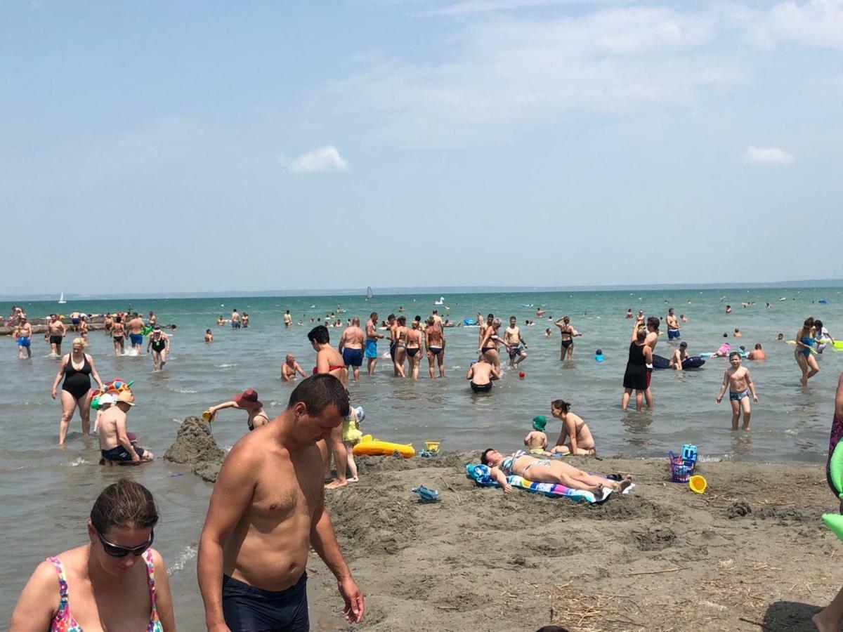 Aranypart Hotel Siófok Eksteriør bilde