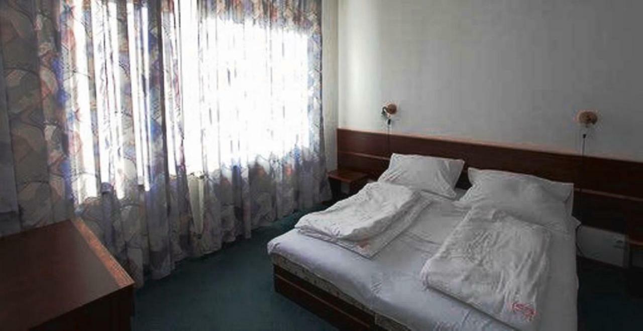 Aranypart Hotel Siófok Eksteriør bilde