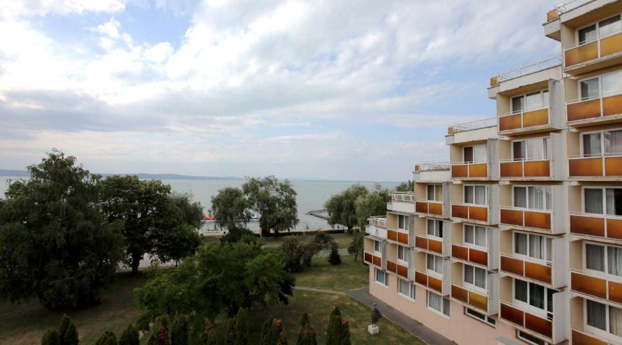 Aranypart Hotel Siófok Eksteriør bilde